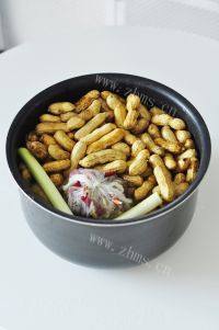 自制卤煮花生做法图解3)