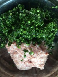补血的韭菜猪肉水饺做法图解4)