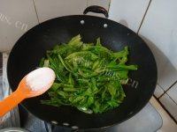 饱满的蒜香油麦菜做法图解4)