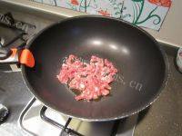 水芹炒肉丝做法图解3)