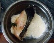 美味的地中海香草焗鱼头做法图解3)