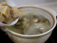 家有大厨之鱼头豆腐汤做法图解6)