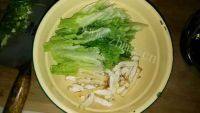 美味的豆腐粉丝汤做法图解1)