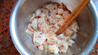 家常菜酸辣鸡丁做法图解2)