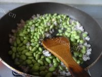 简单快捷的毛豆木耳蝴蝶面做法图解4)