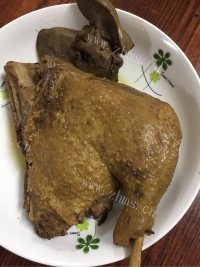 热腾腾的卤鸭子做法图解5)