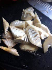 美味的油焖春笋做法图解2)
