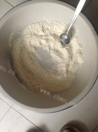 简单的面团做法图解2)