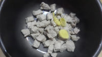 自制猪肉松做法图解3)