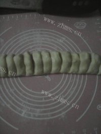 美味的火腿肠面包做法图解4)