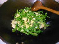 家常菜鸡蛋炒青椒