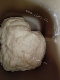 自制红豆沙吐司做法图解4)