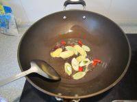 简单易做的酸菜炖粉条的做法图解四
