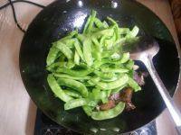 家常菜牛肉炒荷兰豆做法图解5)