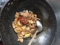 好吃的红烧肉炖土豆芸豆做法图解2)