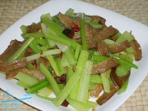 豆干炒芹菜