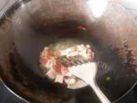 家常菜韭菜豆片炒肉做法图解4)