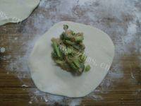 自己做的芹菜猪肉饺子做法图解6)