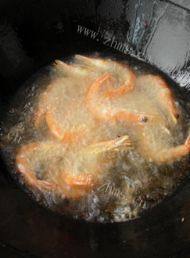 美味的盐酥虾做法图解3)