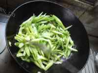家常烙馍菜卷~制作简单做法图解6)