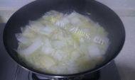 白菜豆腐汤做法图解3)