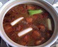 家常菜千张结烧肉做法图解5)