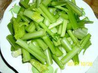 浓郁的芹菜炒鸡蛋做法图解1)