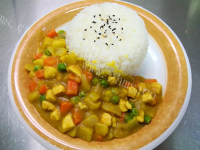 美味的咖喱鸡肉饭