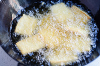 干煸油炸豆腐做法图解2)