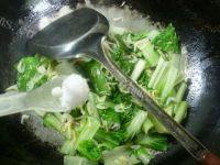 家常菜虾皮炒小白菜做法图解6)