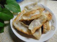 常吃不腻的油煎饺子