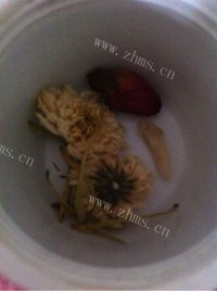 夏季滋补清热菊花茶做法图解4)