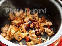 美味的香菇鸡肉饭做法图解8)