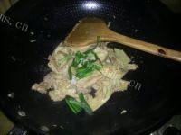 #爱美食#腐竹炒肉做法图解6)