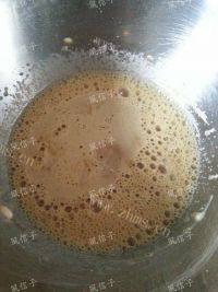 自制咖啡戚风做法图解5)