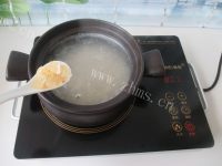 美味的百香果柠檬薏米水做法图解4)