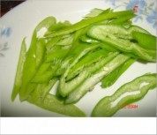 家常菜西红柿炒卷心菜做法图解4)