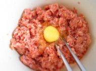白菜猪肉包做法图解2)
