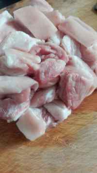 好吃的笋干香干烧肉做法图解1)
