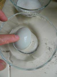 美味的腌咸鸭蛋做法图解6)