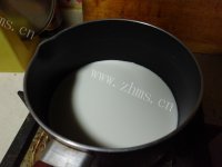 美味的草莓夏洛特蛋糕做法图解15)