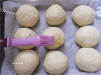 美味的粤式叉烧包做法图解19)