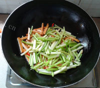家常菜芹菜香干做法图解5)