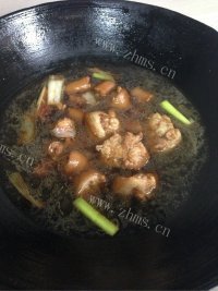 美味的红烧猪尾做法图解9)