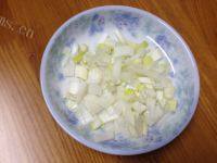 肉炒菜花做法图解2)