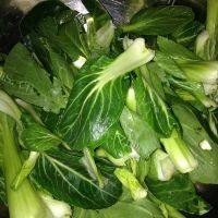 家常菜蘑菇炒青菜做法图解4)