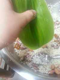 甜蜜的红豆蜜饯粽做法图解5)
