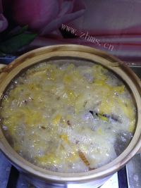 营养的酸菜炖排骨做法图解9)