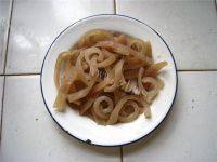 家常菜凉拌肉皮做法图解2)