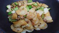家常菜肉炒土豆片做法图解5)